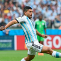 El delantero Sergio Agüero sufre una lesión muscular que lo descarta para el duelo de octavos