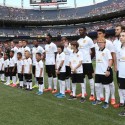 Manchester ganó con 45′ del ‘Toño’