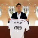 Varane renueva con el Real Madrid