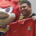 (TUIT y FOTO) Diario de Brasil ridiculiza con una foto a Ronaldo Nazario por su exceso de peso