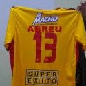 (FOTOS) Sebastián Abreu ya está en Ecuador y se puso la camiseta de Aucas