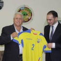 Candidato a la presidencia de la FIFA visitó la FEF