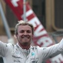 Nico Rosberg ganó en Mónaco y se acerca a Lewis Hamilton en el Mundial de Pilotos