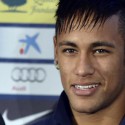 Neymar defiende a la selección de fútbol de Brasil