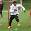 Sin Antonio Valencia, Manchester United igualó de visitante
