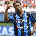 (TUIT) Ronaldinho no seguirá en Querétaro de México