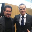 (FOTOS) Esteban Paz se codea con los grandes del fútbol español en la Premiación de la Liga de las Estrellas