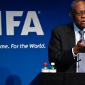 (VIDEO) En plena conferencia el presidente interino de la FIFA se quedó dormido