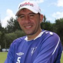 Alfonso Obregón es obligado a dormir en la calle luego del terremoto