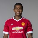 Antonio Valencia estrena nuevo peinado