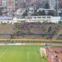 Hinchas venezolanos tuvieron un altercado con la Policía Nacional