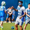 Michael Arroyo entrena en Gremio con una máscara especial