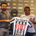 (FOTO) Cazares es homenajeado por los 100 juegos en Atlético