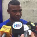 Dixon Arroyo acumuló su quinta tarjeta amarilla