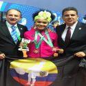 (TUIT) La ecuatoriana Neisi Dajomes logró doble medalla de bronce en el Mundial de Halterofilia
