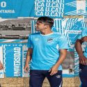 (FOTOS) Universidad Católica presentó su nuevo uniforme