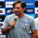 El Prof. Bolívar Vera de Emelec: «Yo dije que contra Huracán iba a ser diferente. Este es un grupo que está muy comprometido»
