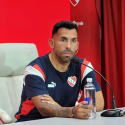 Carlos Tévez respalda a Quiñónez ante las duras críticas.