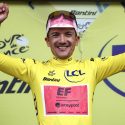 Richard Carapaz hace HISTORIA y se viste con el maillot amarillo