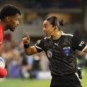 Edina Alves, se convirtió en la primera árbitra en dirigir un partido en la historia de la Copa América.