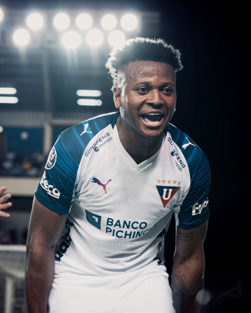 LDU dice no a Vélez y mantiene a Michael Estrada en su plantel